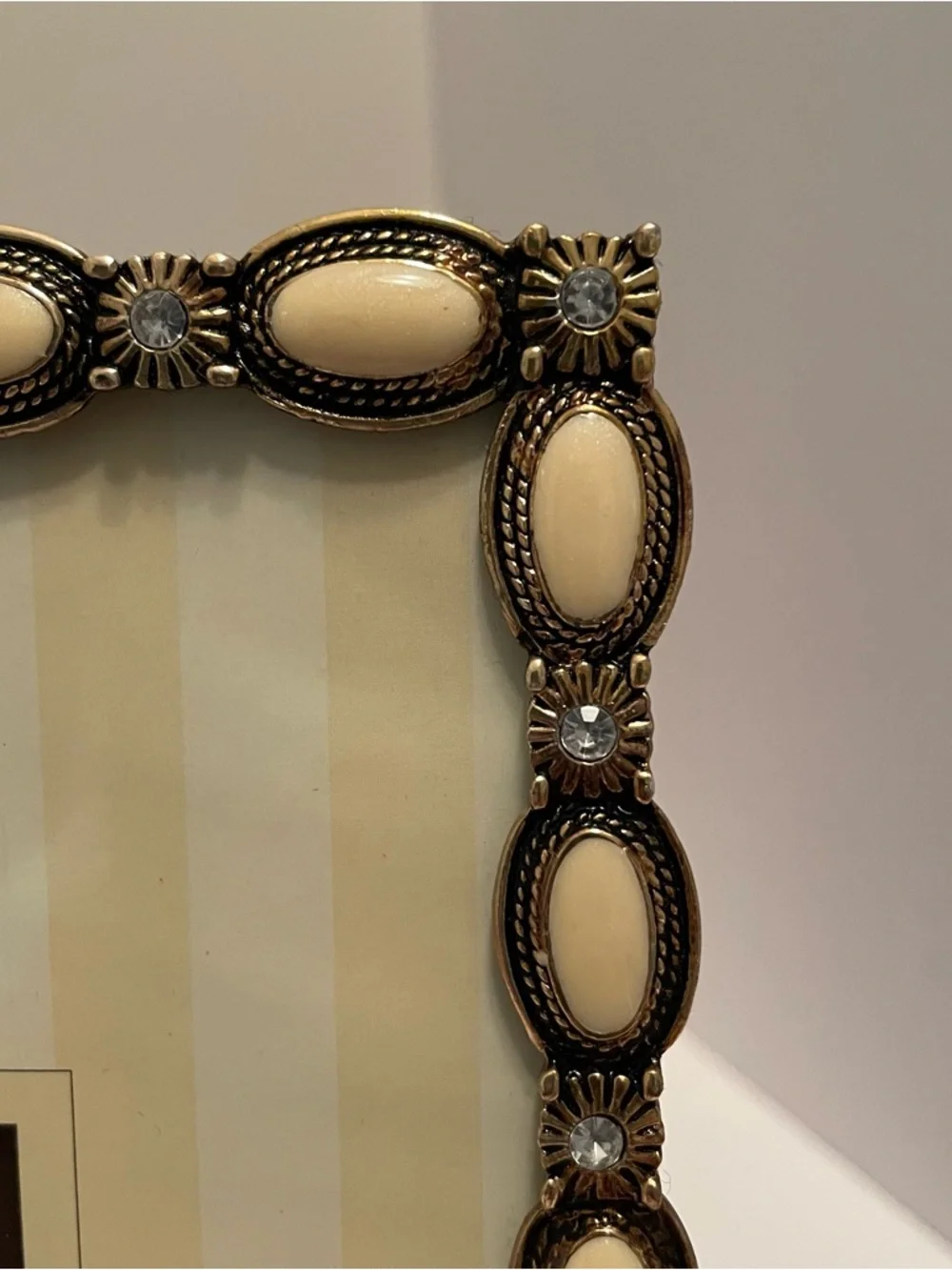 LNT‎ Home Bejeweled Photo Frame 4x6 Gold Tone Enamel Beads Rhinestones
